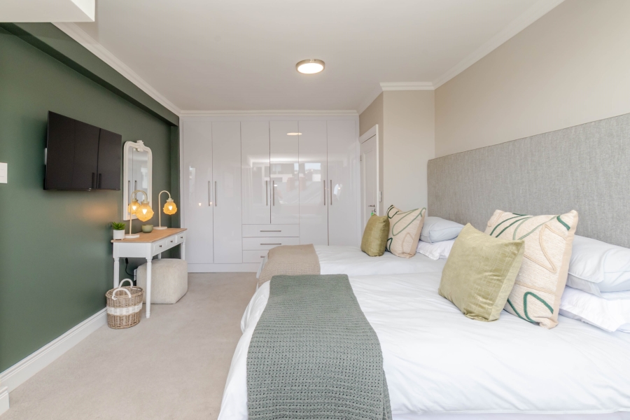 To Let 2 Bedroom Property for Rent in Green Point Western Cape